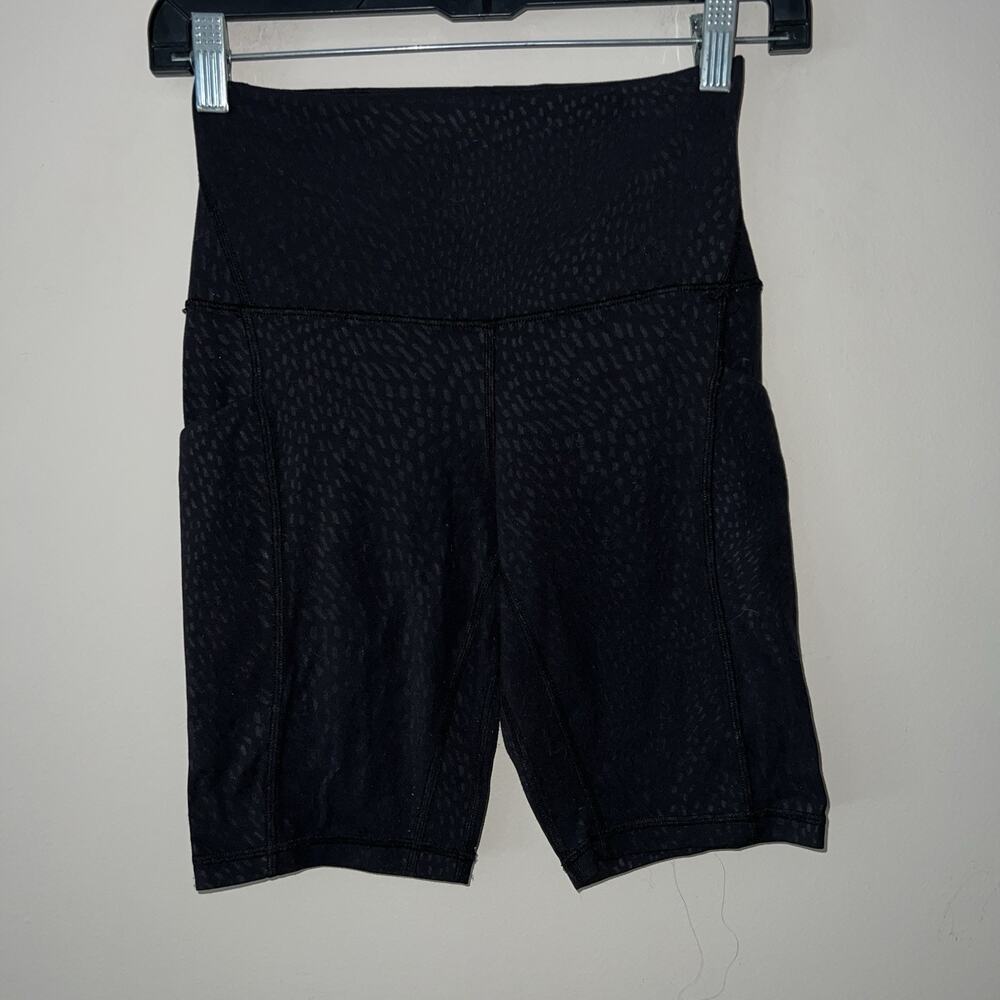 Lululemon Shorts Womens 4 Black Gray High Rise Yoga Biker Leopard